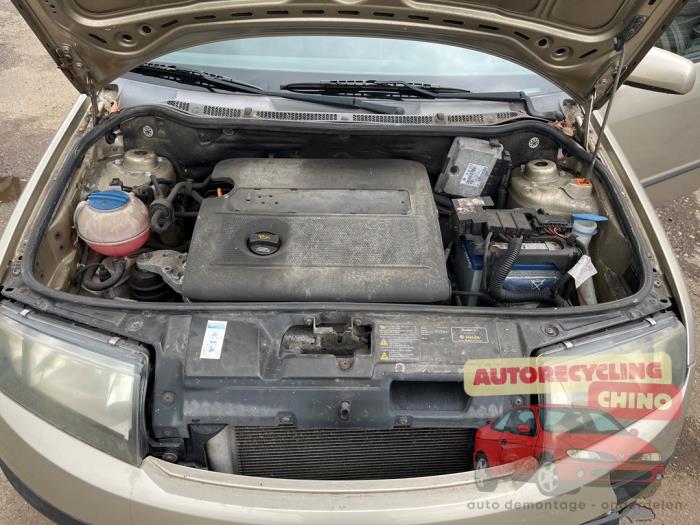 Skoda Fabia 1.4i 16V Sloopvoertuig (2005, Licht, Goud)