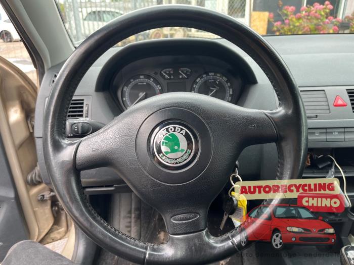 Skoda Fabia 1.4i 16V Sloopvoertuig (2005, Licht, Goud)