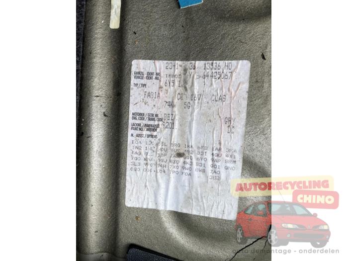 Skoda Fabia 1.4i 16V Sloopvoertuig (2005, Licht, Goud)