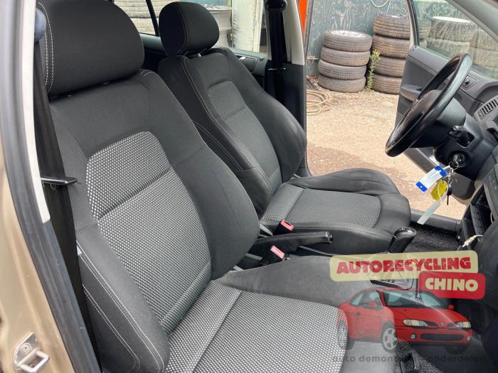 Skoda Fabia 1.4i 16V Sloopvoertuig (2005, Licht, Goud)