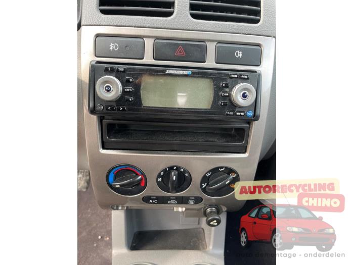 Kia Rio 1.5 16V Sloopvoertuig (2004, Grijs)