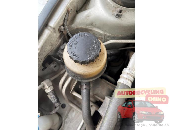 Kia Rio 1.5 16V Sloopvoertuig (2004, Grijs)