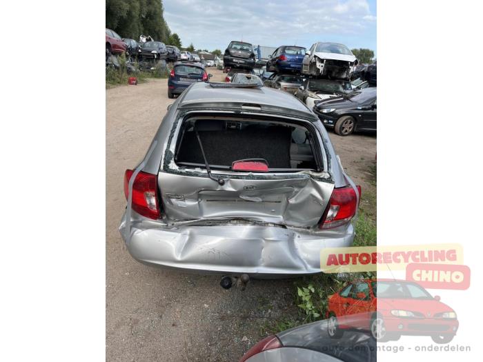 Kia Rio 1.5 16V Sloopvoertuig (2004, Grijs)