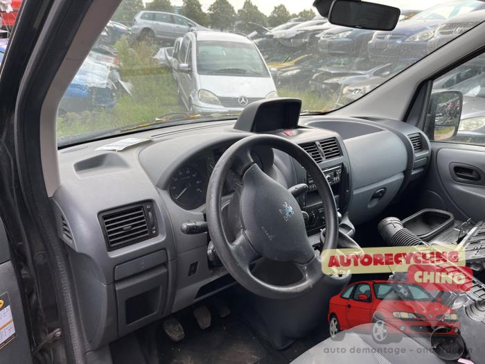 Peugeot Expert 2.0 HDi 120 Sloopvoertuig (2009, Zwart)