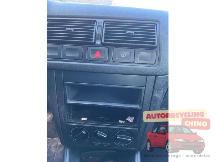 Volkswagen Golf IV 1.6 16V Sloopvoertuig (2002, Groen)