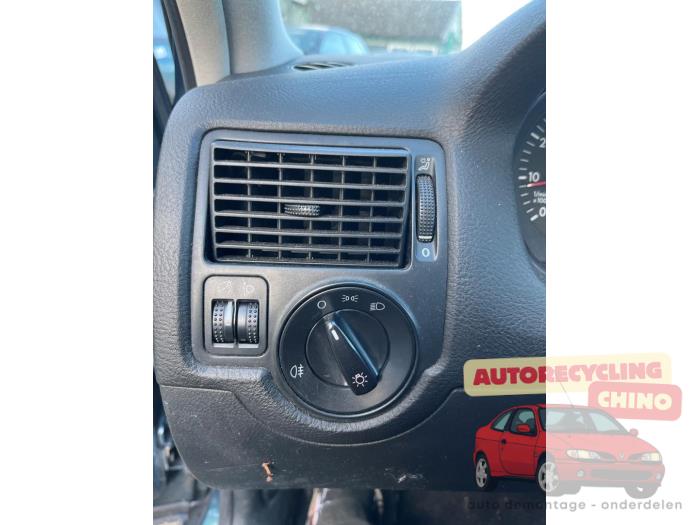 Volkswagen Golf IV 1.6 16V Sloopvoertuig (2002, Groen)