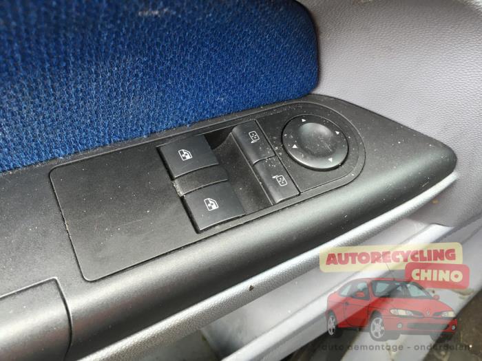 Opel Astra H 1.6 16V Twinport Sloopvoertuig (2004, Blauw)