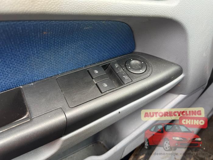 Opel Astra H 1.6 16V Twinport Sloopvoertuig (2004, Blauw)