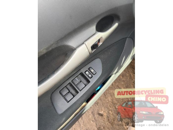 Toyota Auris 2.0 D-4D-F 16V Sloopvoertuig (2009, Grijs)