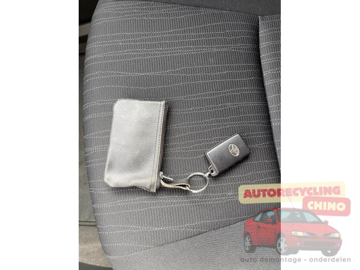 Toyota Auris 2.0 D-4D-F 16V Sloopvoertuig (2009, Grijs)