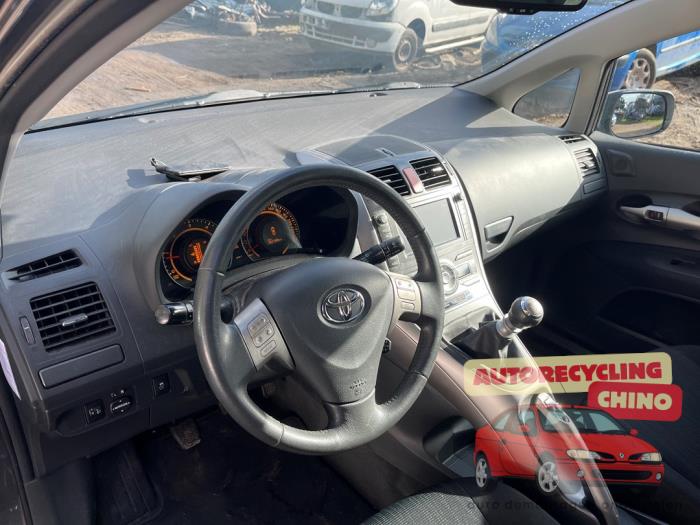 Toyota Auris 2.0 D-4D-F 16V Sloopvoertuig (2009, Grijs)