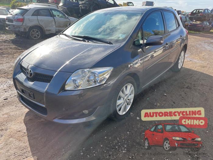 Toyota Auris 2.0 D-4D-F 16V Sloopvoertuig (2009, Grijs)