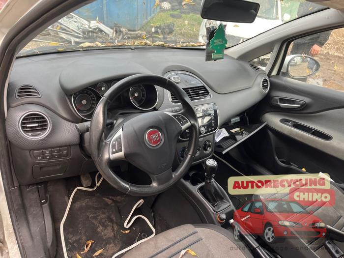 Fiat Punto Evo 1.4 Sloopvoertuig (2010, Wit)