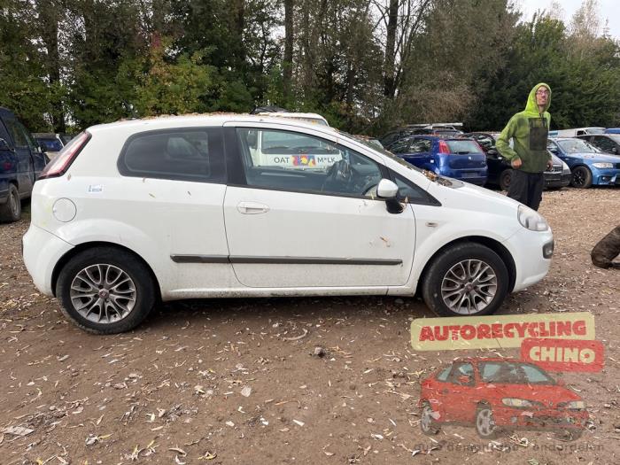 Fiat Punto Evo 1.4 Sloopvoertuig (2010, Wit)