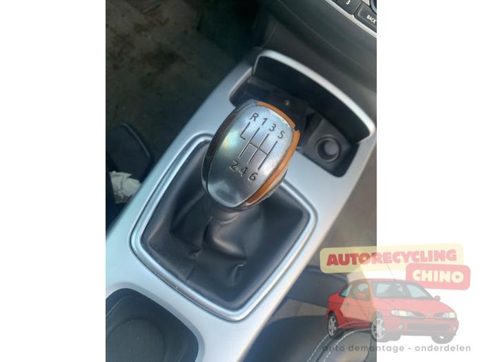 Renault Laguna III Estate 2.0 16V Sloopvoertuig (2008, Zwart)