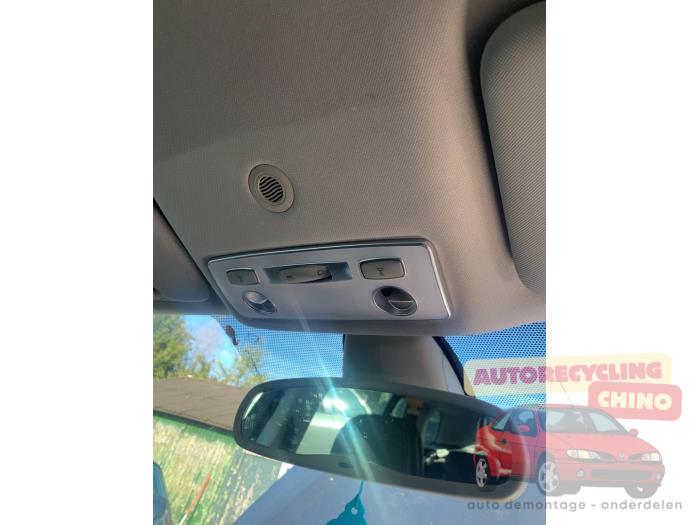 Renault Laguna III Estate 2.0 16V Sloopvoertuig (2008, Zwart)