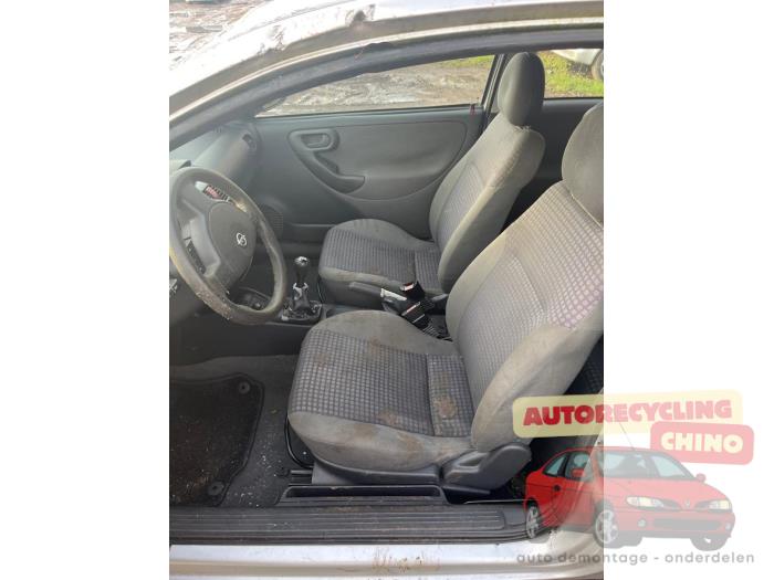 Opel Corsa C 1.2 16V Sloopvoertuig (2002, Grijs)