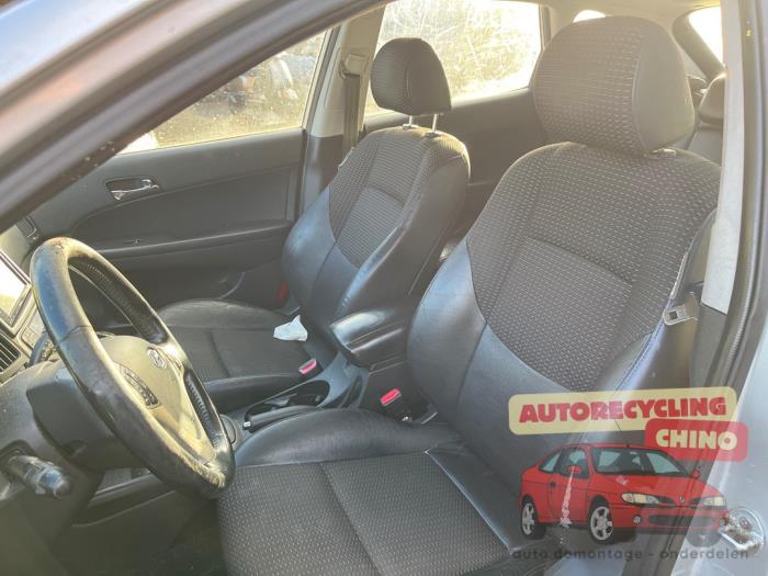 Hyundai i30 1.6 CRDi 16V VGT HP Sloopvoertuig (2008, Grijs)