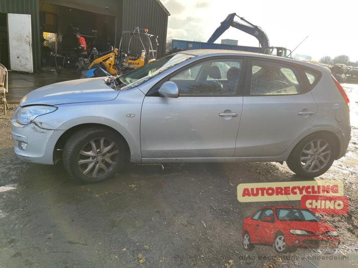 Hyundai i30 1.6 CRDi 16V VGT HP Sloopvoertuig (2008, Grijs)