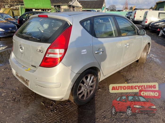 Hyundai i30 1.6 CRDi 16V VGT HP Sloopvoertuig (2008, Grijs)