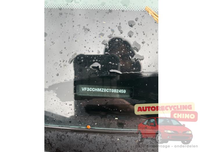 Peugeot 208 I 1.2 Vti 12V PureTech 82 Sloopvoertuig (2012, Zwart)