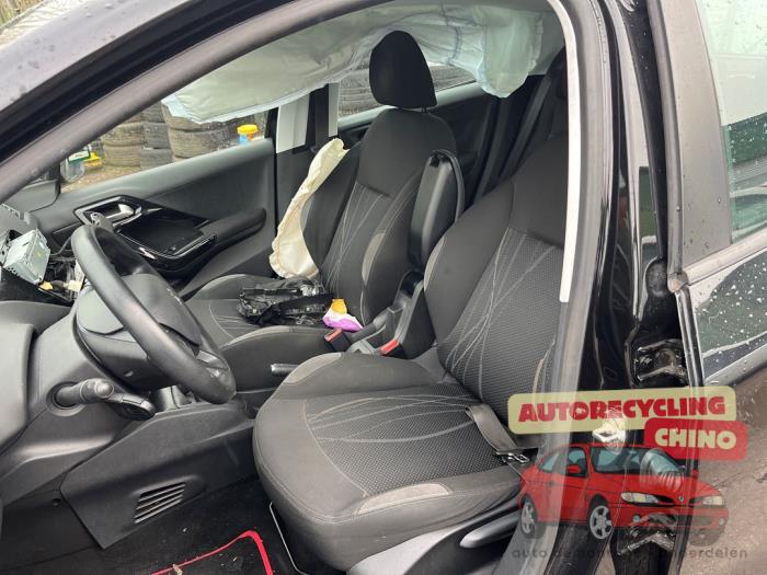 Peugeot 208 I 1.2 Vti 12V PureTech 82 Sloopvoertuig (2012, Zwart)