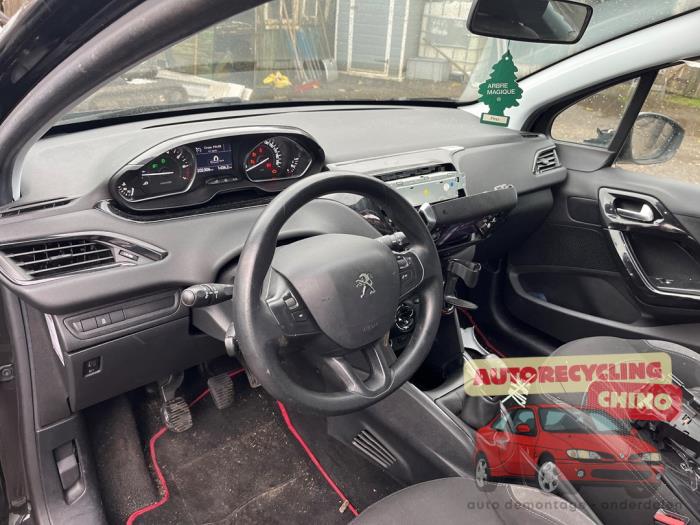 Peugeot 208 I 1.2 Vti 12V PureTech 82 Sloopvoertuig (2012, Zwart)