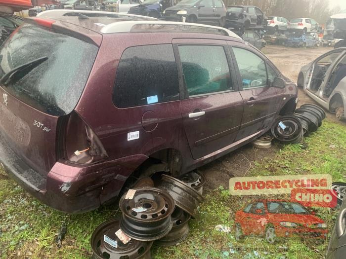 Peugeot 307 SW 2.0 HDi 135 16V FAP Sloopvoertuig (2007, Paars)