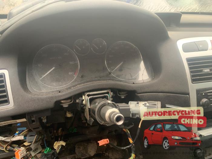 Peugeot 307 SW 2.0 HDi 135 16V FAP Sloopvoertuig (2007, Paars)