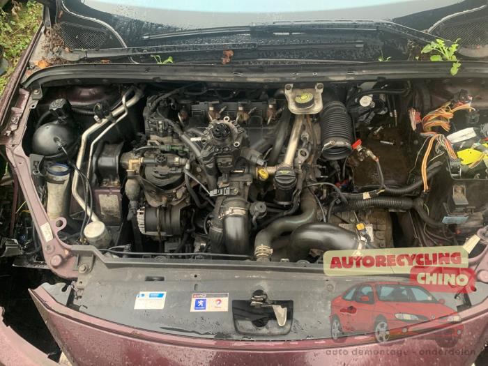 Peugeot 307 SW 2.0 HDi 135 16V FAP Sloopvoertuig (2007, Paars)