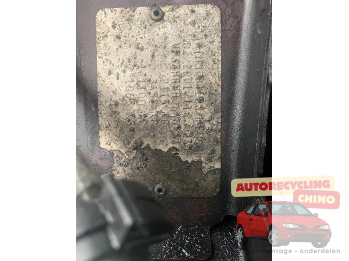 Peugeot 307 SW 2.0 HDi 135 16V FAP Sloopvoertuig (2007, Paars)