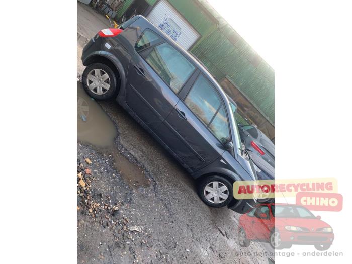 Renault Scénic II 1.6 16V Sloopvoertuig (2006, Grijs)