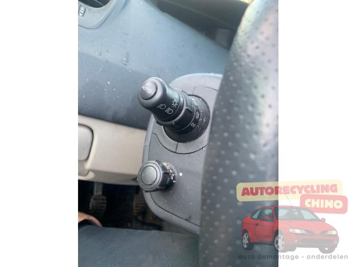 Renault Scénic II 1.6 16V Sloopvoertuig (2006, Grijs)