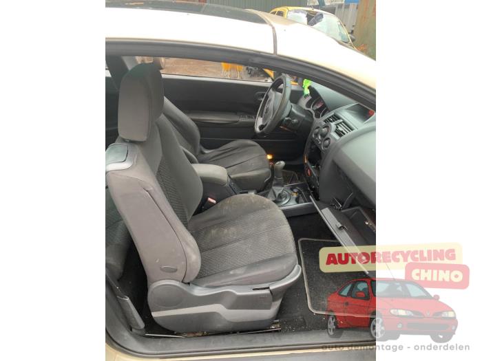 Renault Megane II CC 1.6 16V Sloopvoertuig (2004, Bruin)