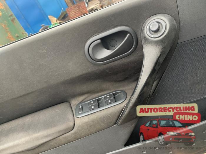 Renault Megane II CC 1.6 16V Sloopvoertuig (2004, Bruin)