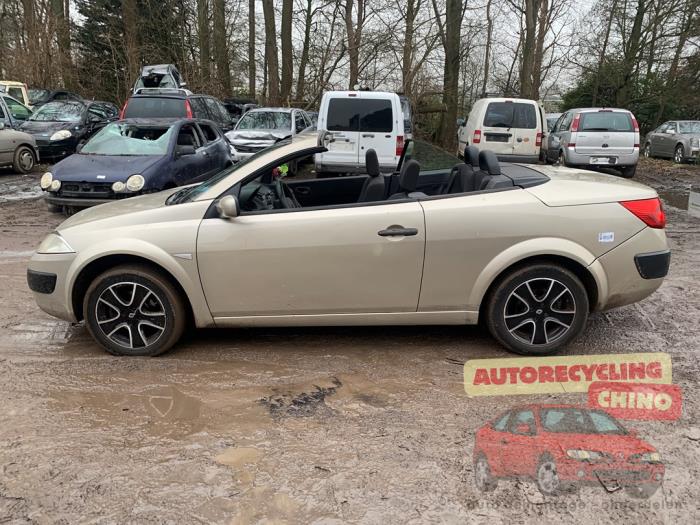 Renault Megane II CC 1.6 16V Sloopvoertuig (2004, Bruin)