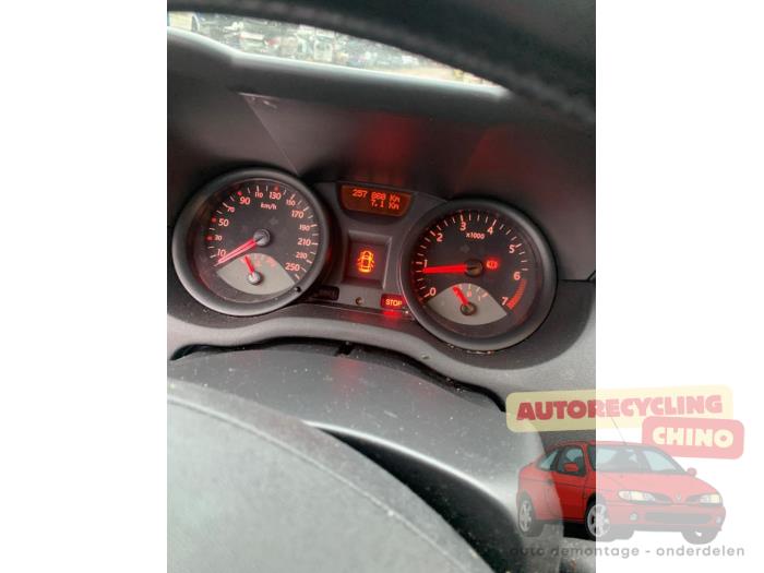 Renault Megane II CC 1.6 16V Sloopvoertuig (2004, Bruin)