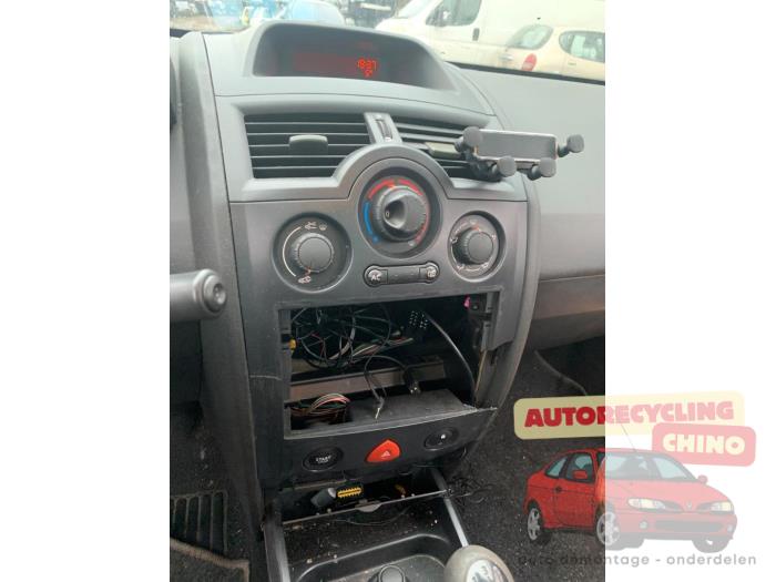 Renault Megane II CC 1.6 16V Sloopvoertuig (2004, Bruin)