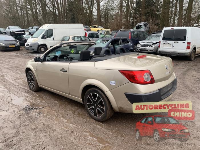 Renault Megane II CC 1.6 16V Sloopvoertuig (2004, Bruin)