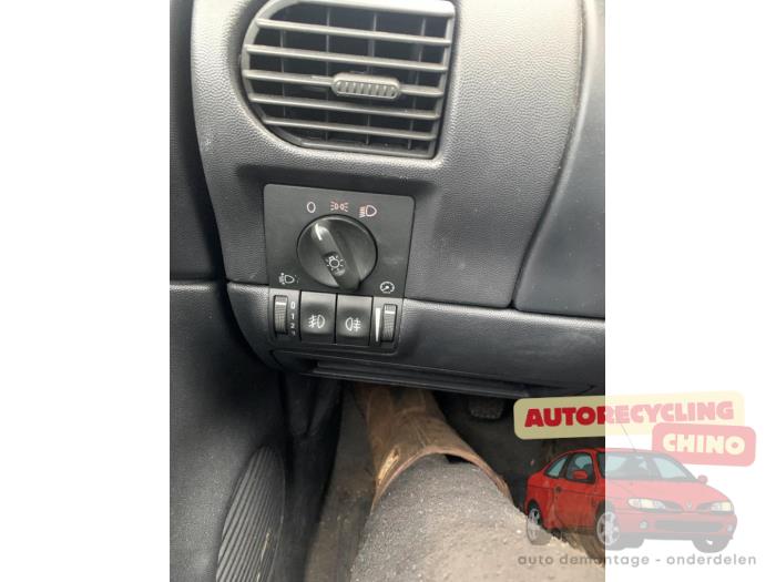 Opel Corsa C 1.2 16V Twin Port Sloopvoertuig (2006, Zwart)