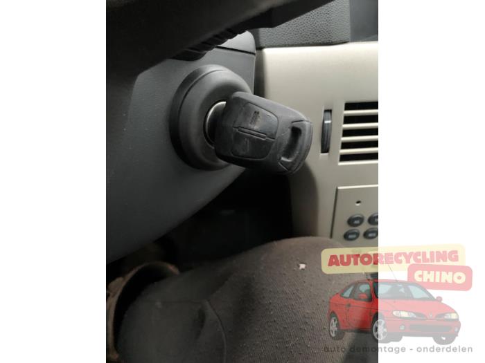 Opel Astra H GTC 1.6 16V Sloopvoertuig (2008, Zwart)