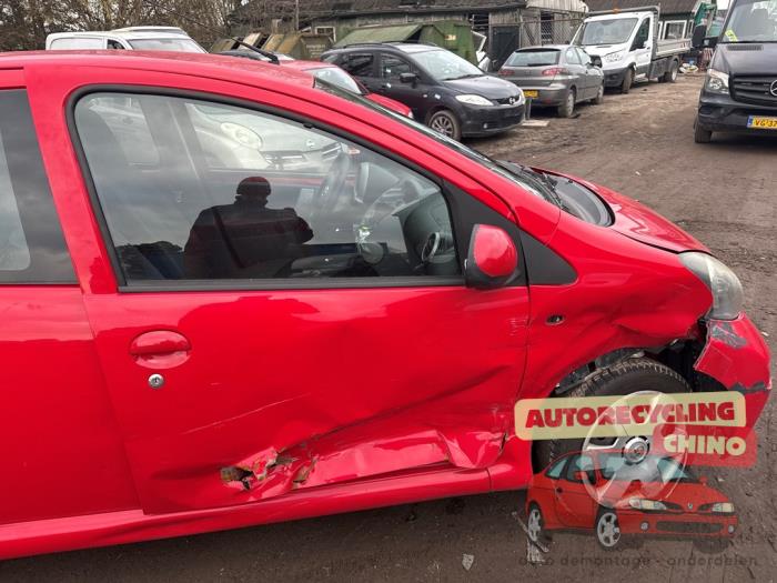 Toyota Aygo 1.0 12V VVT-i Sloopvoertuig (2007, Rood)