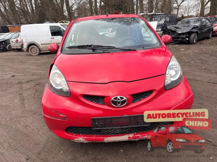 Toyota Aygo 1.0 12V VVT-i Sloopvoertuig (2007, Rood)