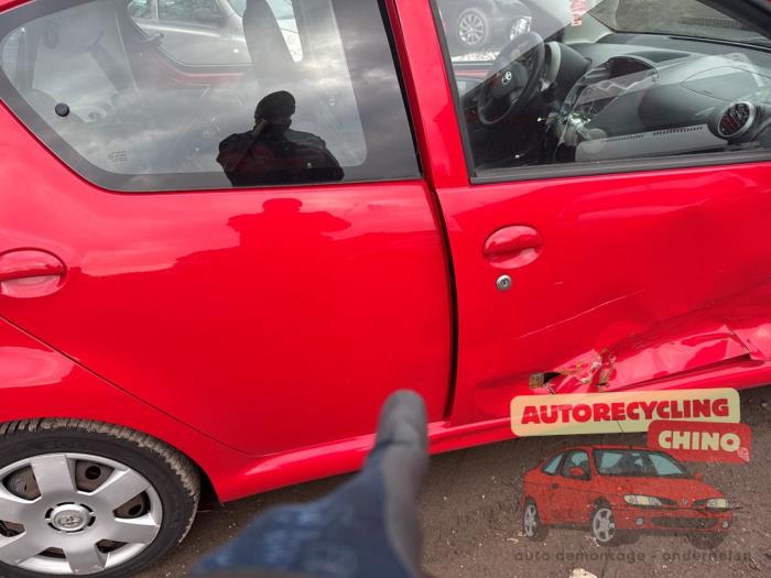 Toyota Aygo 1.0 12V VVT-i Sloopvoertuig (2007, Rood)