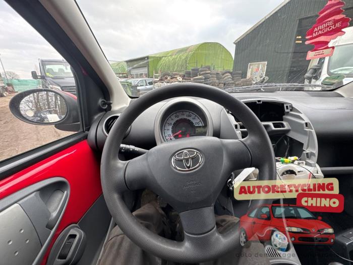 Toyota Aygo 1.0 12V VVT-i Sloopvoertuig (2007, Rood)