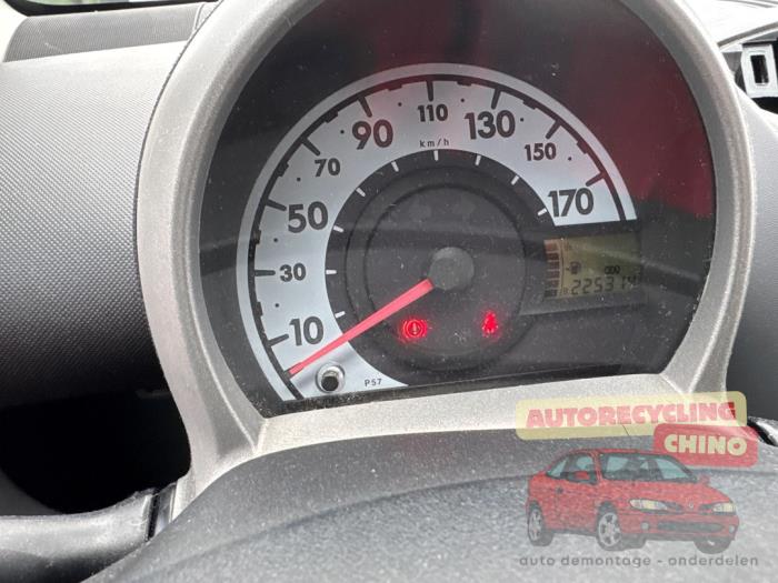 Toyota Aygo 1.0 12V VVT-i Sloopvoertuig (2007, Rood)