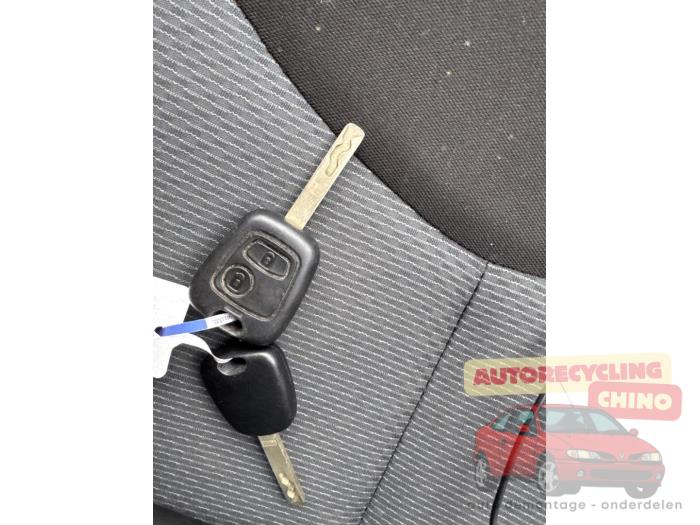 Toyota Aygo 1.0 12V VVT-i Sloopvoertuig (2007, Rood)