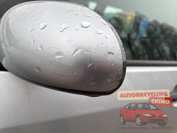 Ford Focus 1 Wagon 1.6 16V Sloopvoertuig (2002, Grijs)