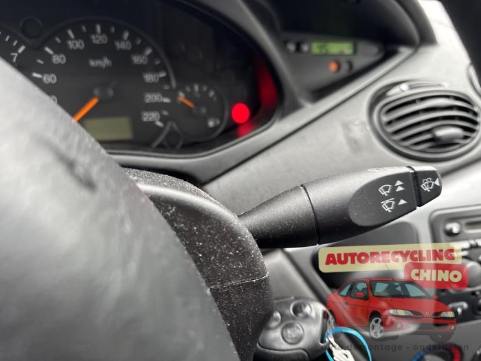 Ford Focus 1 Wagon 1.6 16V Sloopvoertuig (2002, Grijs)