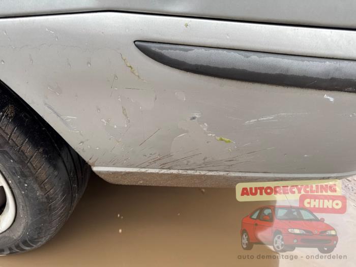 Ford Focus 1 Wagon 1.6 16V Sloopvoertuig (2002, Grijs)